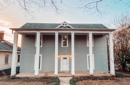Newell House | Charming Colonial 3 Bedroom Home near UNCC