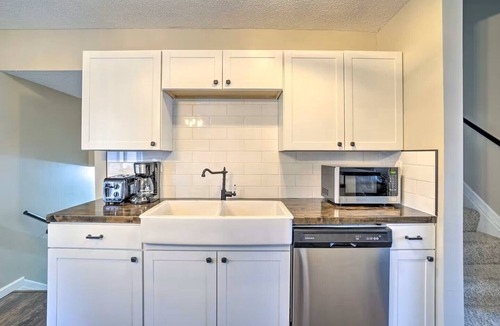 Columbus House | Charming Columbus Home about 7 Mi to Ohio State!