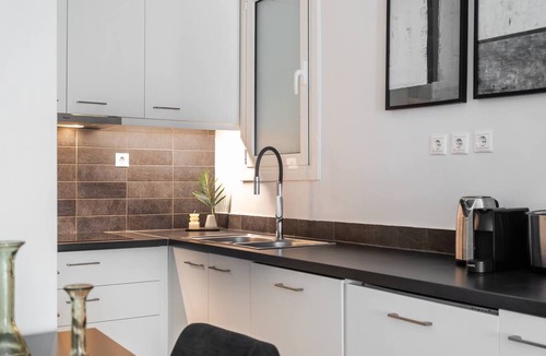 Anafiotika Apartment | Charming & Comfy 2BD Apartment in Acropolis Area