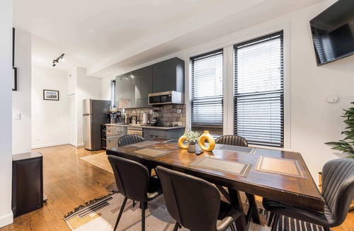 West Town House | Charming & Comfy Gem ~ 10 Mins to Downtown ~Patio!