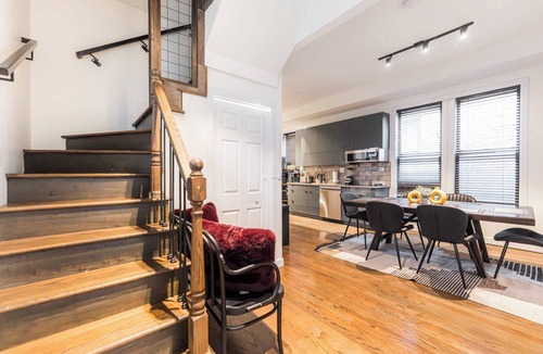 West Town House | Charming & Comfy Gem ~ 10 Mins to Downtown ~Patio!
