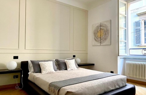 Como City Centre Apartment | CHARMING COMO - Apartment downtown in the pedestrian area with 2 double bedrooms and 2 complete bathrooms a spacious living room and full equipped kitchen