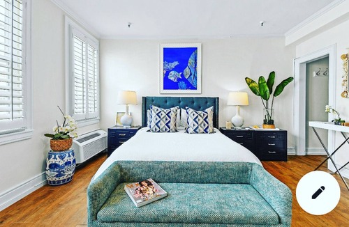 Palm Beach Condo | Charming condo, a block from the beach in the heart of Palm Beach.