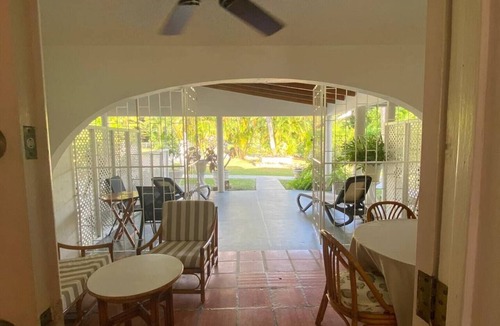 Sunset Crest Apartment | Charming Condo Sunset Palms #61 Holetown Beach pool access WiFi