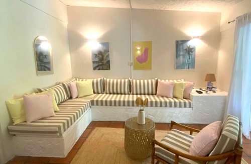 Sunset Crest Apartment | Charming Condo Sunset Palms #63 Holetown Beach pool access WiFi