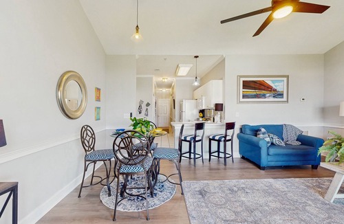 Central Myrtle Beach Condo | Charming condo with balcony, W/D, pool, close to beach & golf