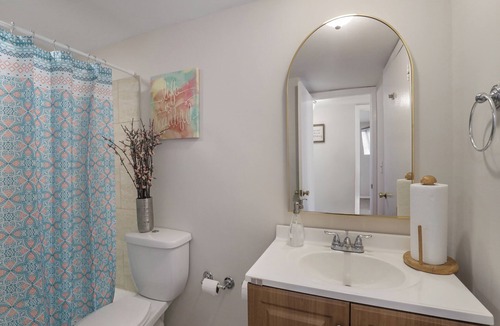 Germantown Apartment | Charming corporate apartment with AC in Germantown