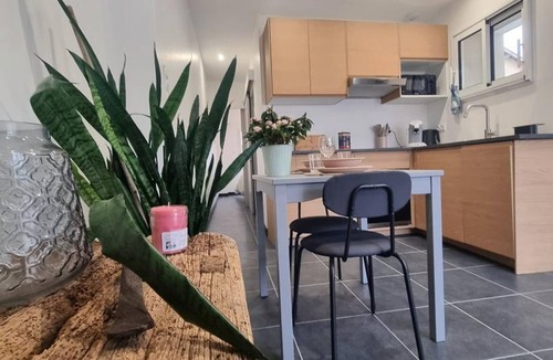 Montrond-les-Bains Cottage | Charming cottage in Montrond-les-Bains with parking and wifi
