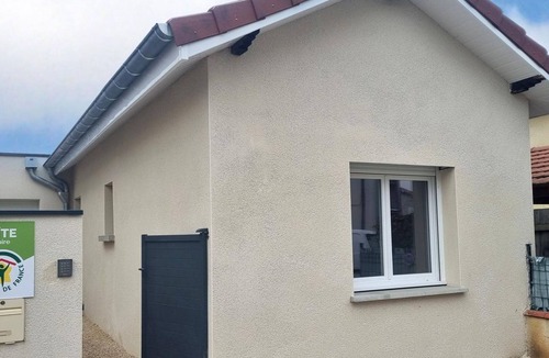 Montrond-les-Bains Cottage | Charming cottage in Montrond-les-Bains with parking and wifi