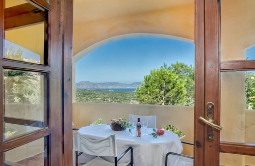 Episkopi House | Charming cottage with a unique view