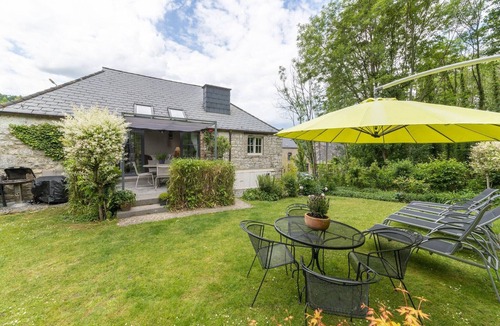 Pont-a-Lesse Cottage | Charming Cottage in Anseremme with Fenced Garden