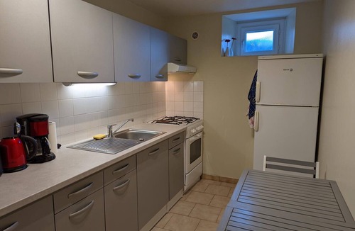 Salles-Lavalette Cottage | Charming cottage in Charente with garden, pets allowed