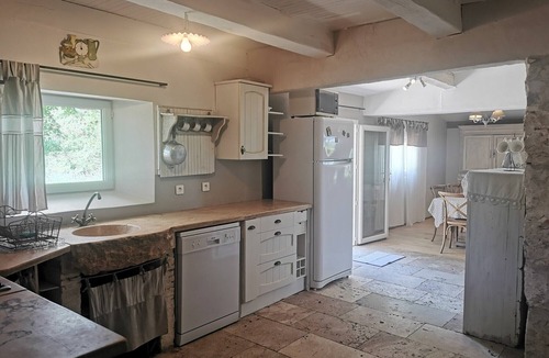 Pons House | Charming Cottage in Fargues (Prayssac/Montcuq) — Private Pool & Spa, Vineyard View