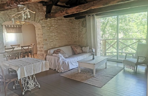 Pons House | Charming Cottage in Fargues (Prayssac/Montcuq) — Private Pool & Spa, Vineyard View