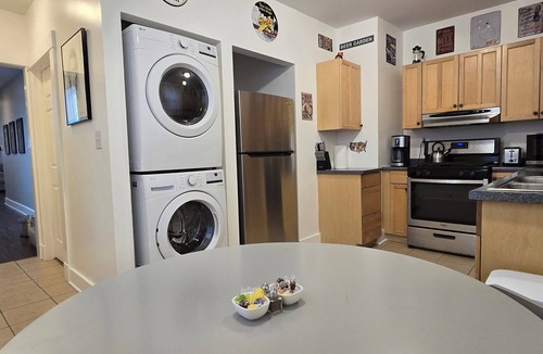 Clifton Cottage | Charming cottage, 3Qn w/WiFi, Parking, AC walkable to Clftn Nrthsd near dwntwn