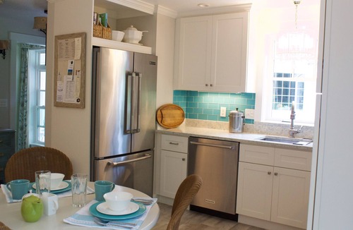 Kennebunk House | Charming cottage apartment, private, quiet and sparkling clean. 1 bedrm 1 bath.