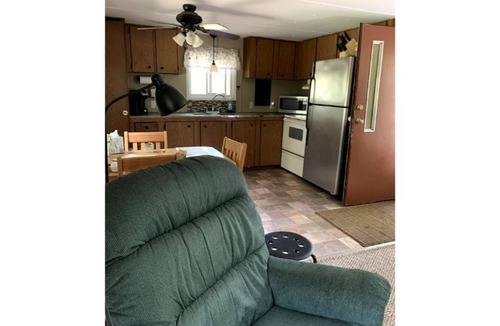 Tomahawk Cottage | Charming Cottage by Lake Nokomis