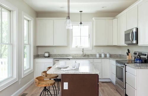 Warm Springs House | Charming Cottage Closest to the Warm Springs Pools! Mountain Views
