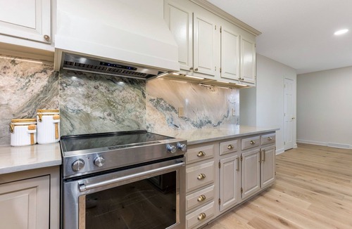 Delaware House | Charming Cottage Columbus Zoo, Entire Family Stay! 5 Bedrooms! 7 Mins to Zoo!