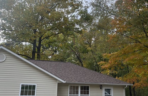 Lucas Cottage | Charming Cottage Double only minutes from Malabar Farm & Pleasant Hill Lake!