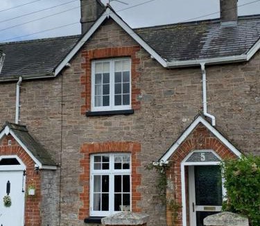 Galmpton House | Charming Cottage minutes from Brixham!