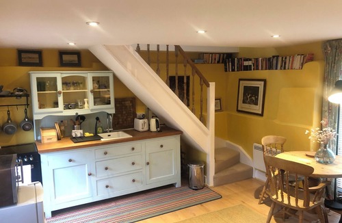Cliffe Pypard Cottage | Charming cottage with fabulous views.