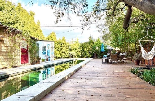 Bungalow Heaven Cottage | Charming Cottage in Bungalow Heaven Pasadena Minutes to Rosebowl