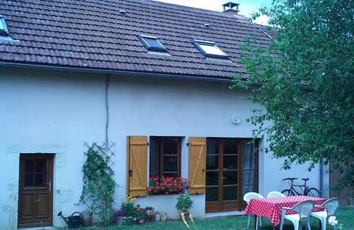 Michaugues Cottage | Charming cottage in Michaugues, a small village north of Burgundy