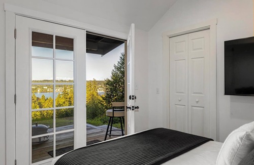 Poulsbo Cottage | Charming Cottage in Serene Poulsbo with WiFi access