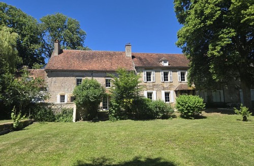 Souvigny Cottage | Charming Cottage in Souvigny: History, Nature & Serenity