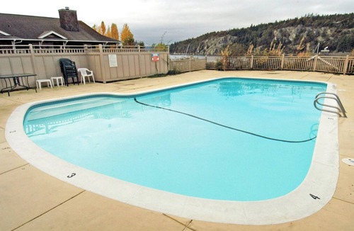 Deer Harbor Cottage | Charming cottage in beautiful Deer Harbor with a view, pool and private hot tub.