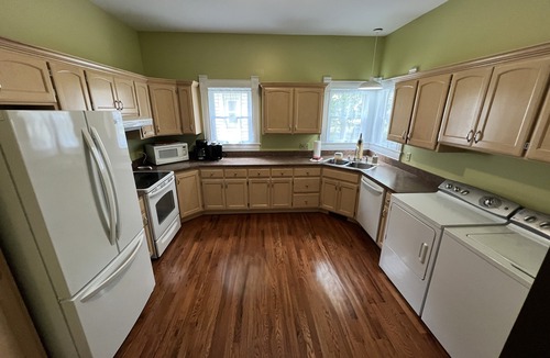 Manhattan Cottage | Charming Cottage-Modern Amenities-Quiet Downtown Neighborhood