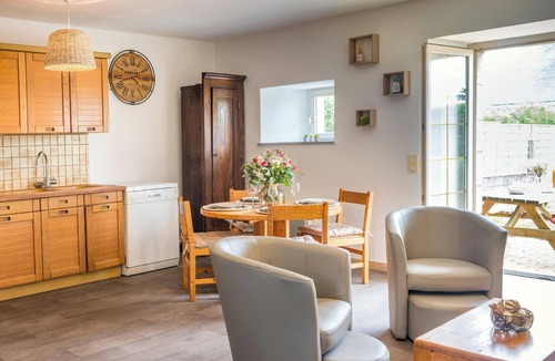Larmor-Plage House | *Charming Cottage Near Beaches, Shops, and Nature – Larmor-Plage*