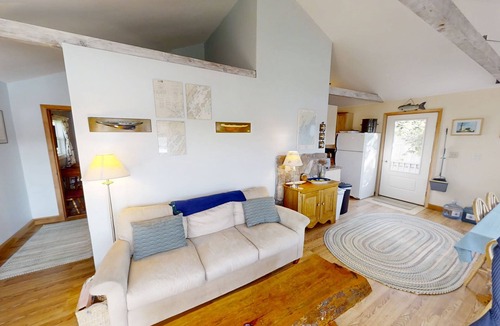 Mid-Coast and Islands Cottage | Charming cottage on Basin Cove just a short drive to the Dolphin Marina