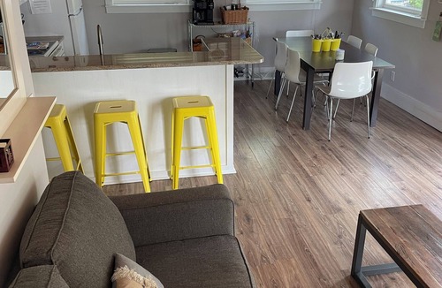 Oden Cottage | Charming cottage on Crooked Lake - the ideal retreat for families & friends!