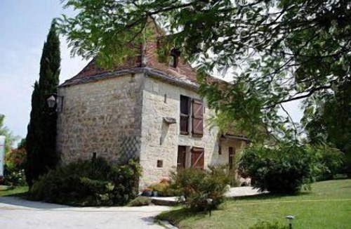 Frayssinet Cottage | Charming Cottage- Pet Friendly,Heated Pool,Mature Gardens, Couples,Barbecue,WIFI