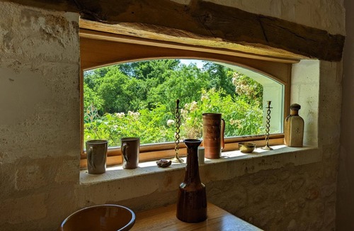 Guizengeard Cottage | Charming Cottage: Private Garden, Accessible, Baby-Friendly, Nature Retreat with Fishing & Hiking