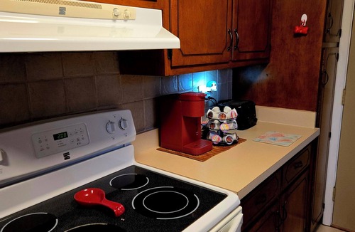 Garden City Cottage | Charming cottage pet friendly in Murrells Inlet only 1/2 mile from beach!