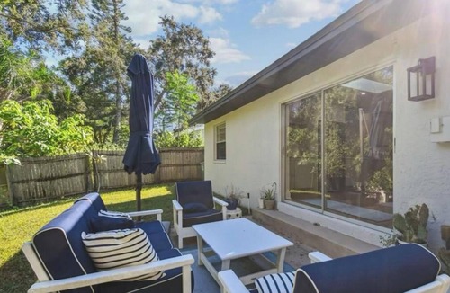 Safety Harbor Cottage | Charming cottage in Safety Harbor Enjoy With family and Friends