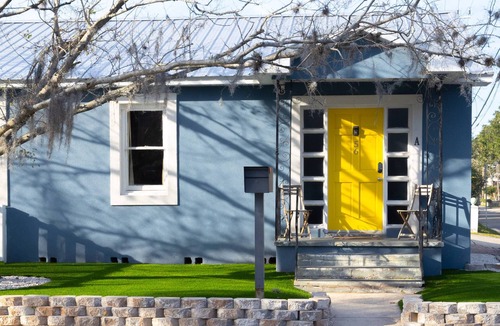 Downtown Historic District House | Charming Cottage, Walk to Historic Attractions, Restaurants, Minutes to Beach, $300 in Free Tickets!