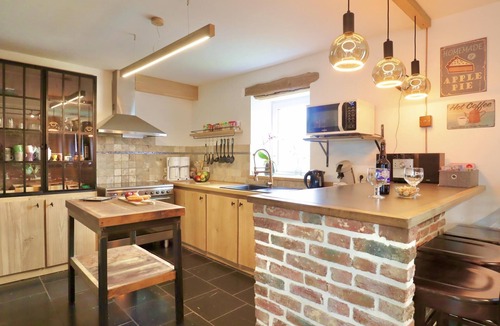Doische House | Charming cottage with a lovely terrace & garden