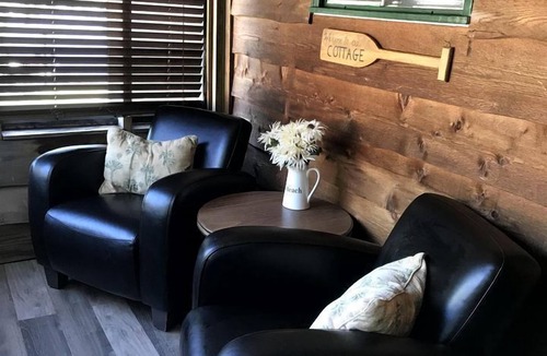 Nipissing Cottage | Charming Cottage With Breathtaking Views of Lake Nipissing, Ontario
