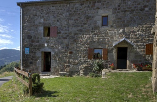 Burdignes Cottage | Charming cottage with fireplace, wifi included