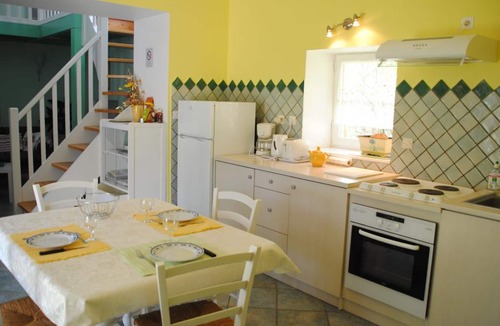 Lentigny Cottage | Charming cottage with private garden in Lentigny