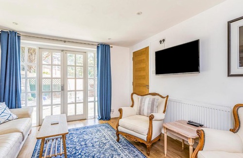 Funtington House | Charming Cottage with Garden - Pass the Keys
