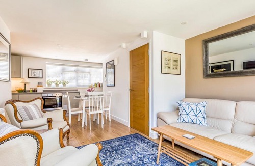 Funtington House | Charming Cottage with Garden - Pass the Keys