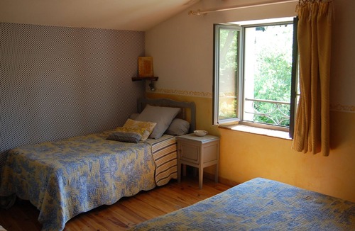 Upie House | Charming cottage with pool, in a former farm Drôme.