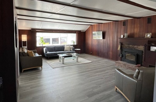 Greenport West House | Charming, cottage with gorgeous views of Peconic Bay within a private marina.