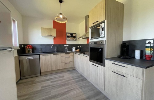 Saligny-sur-Roudon Cottage | Charming countryside retreat with private terrace