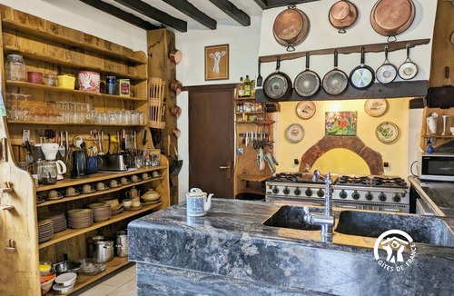 Gennes-sur-Glaize Cottage | Charming Country Retreat: Sleeps 11, Indoor Pool, Pet-Friendly, Near Château-Gontier